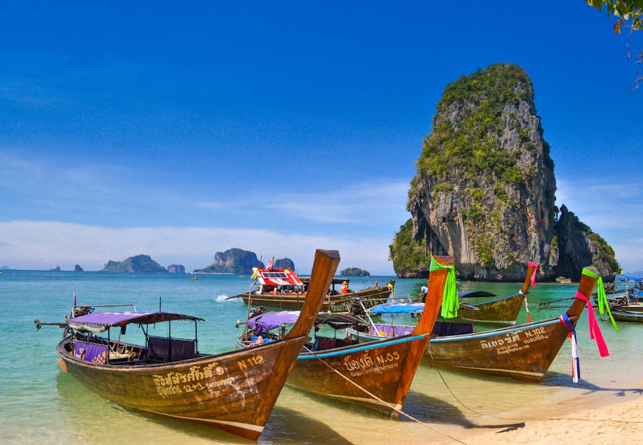Playas paradisíacas de Tailandia Playas de Phi Phi y barcas tradicionales en Tailandia