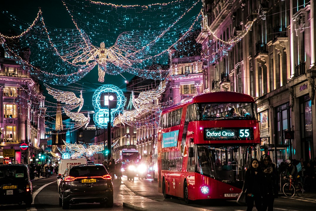 Escapadas Baratas a Londres en Navidad Alumbrado de Navidad y luces en las calles de Londres